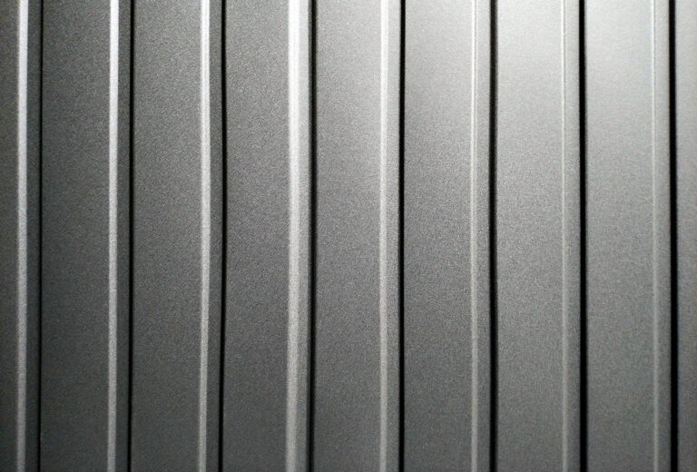 Panele z aluminium współczesne rozwiązanie stylizacji przestrzeni izolacji akustycznej optymalnego wykorzystania przestrzeni